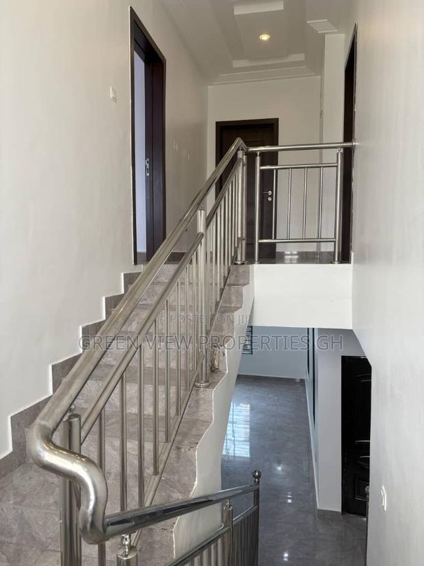 5bdrm Duplex in Kwabenya for rent photo 12