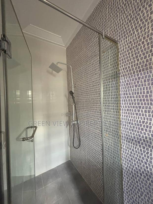 5bdrm Duplex in Kwabenya for rent photo 13
