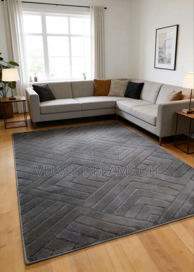 Beautiful Center Carpet – Luxury Comfort for Your Living Room photo 2