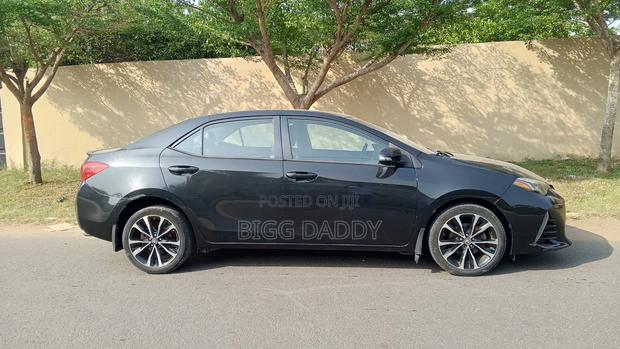 Toyota Corolla SE 4dr Sedan (1.8L 4cyl CVT) 2017 Black