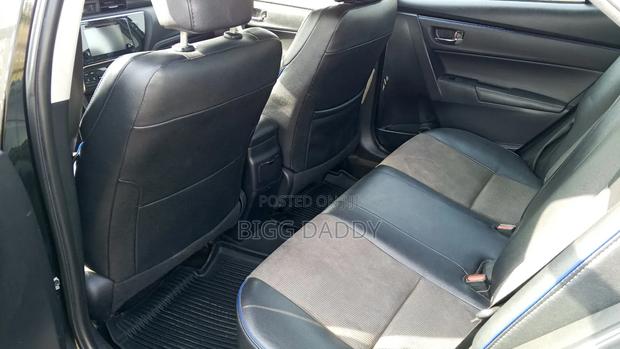 Toyota Corolla SE 4dr Sedan (1.8L 4cyl CVT) 2017 Black