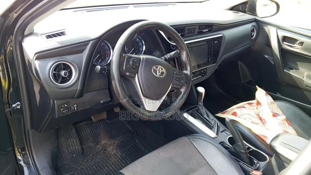 Toyota Corolla SE 4dr Sedan (1.8L 4cyl CVT) 2017 Black