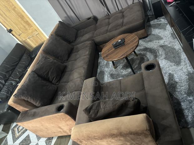 Luxury L-Shaped Recliner Sofa Set With a Single