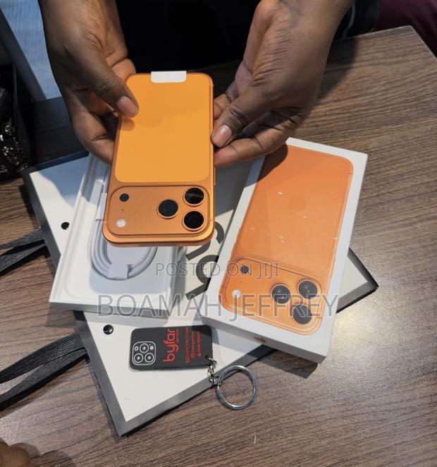 New Apple iPhone 17 Pro Max 512 GB Orange · Photo 4