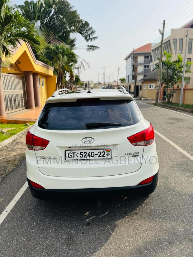 Hyundai Tucson GLS FWD 2011 White