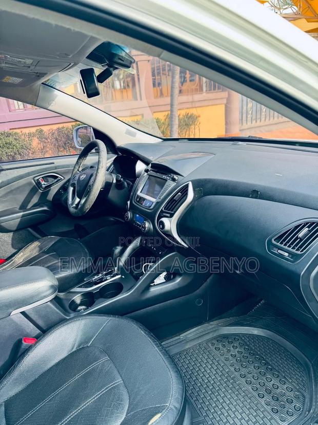 Hyundai Tucson GLS FWD 2011 White