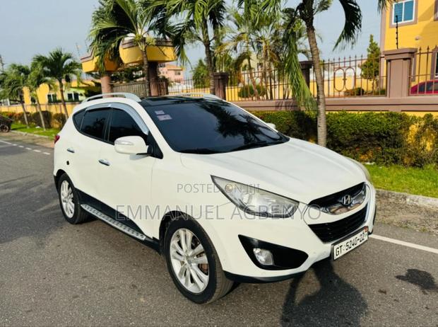 Hyundai Tucson GLS FWD 2011 White