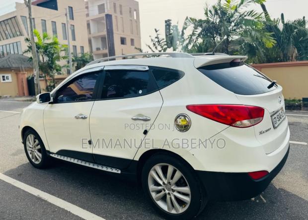 Hyundai Tucson GLS FWD 2011 White