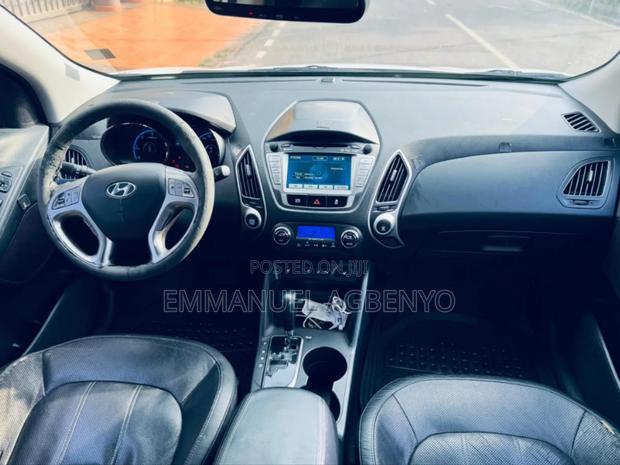 Hyundai Tucson GLS FWD 2011 White