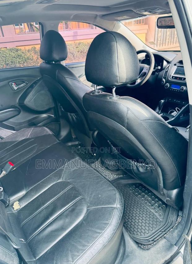 Hyundai Tucson GLS FWD 2011 White