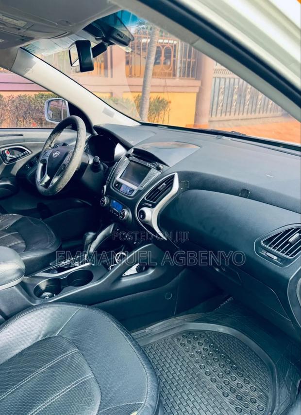 Hyundai Tucson GLS FWD 2011 White