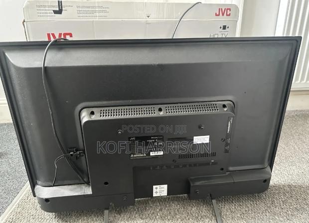 JVC 32 Inch Smart Tv photo 3