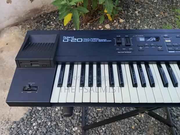 Roland D20 Synthroland D-20 61-Key Multi-Timbral Linear Synthesizer photo 10