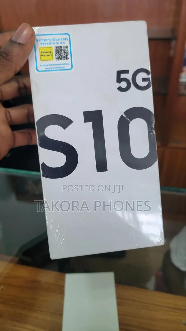 New Samsung Galaxy S10 5G 256 GB Black photo 2