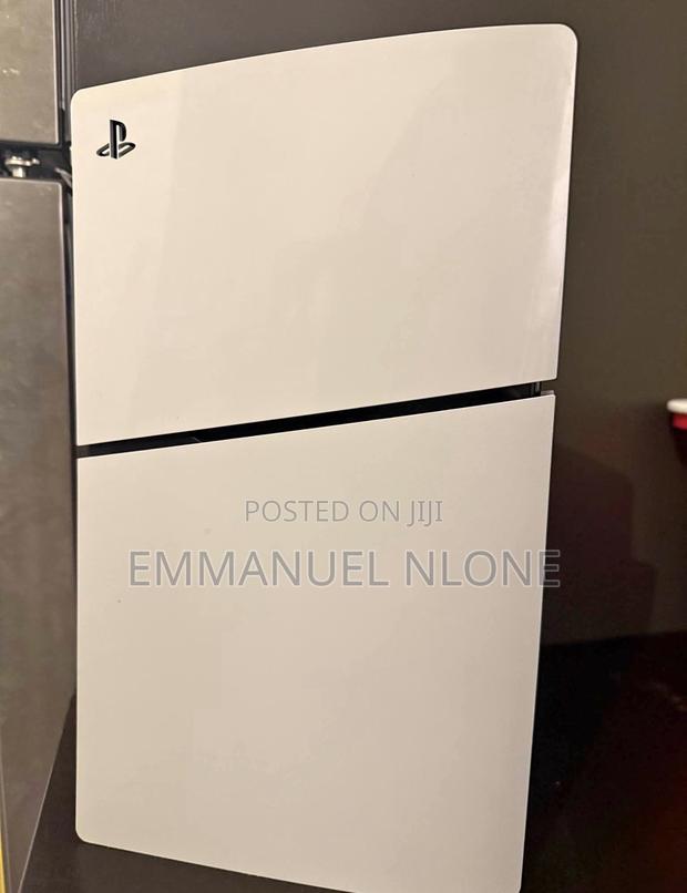 Ps5 Console and One Controller