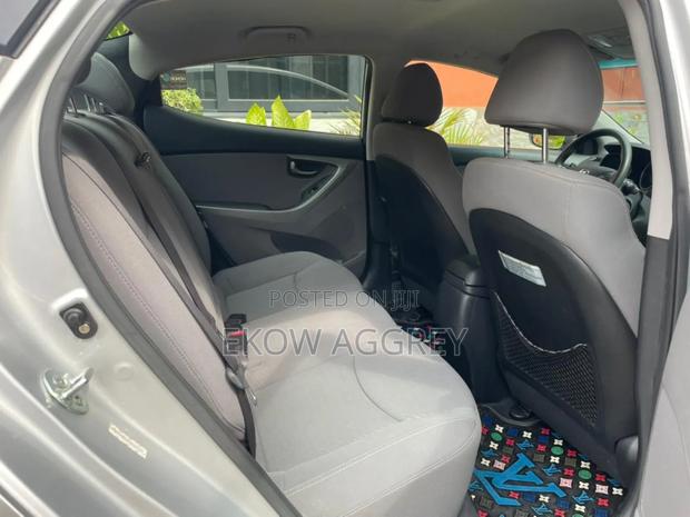 Hyundai Elantra SE 4dr Sedan (1.8L 4cyl 6A) 2014 Silver