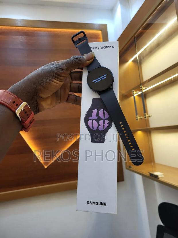 Brand New Samsung Watch 6 44mm Sealed Inbox photo 2