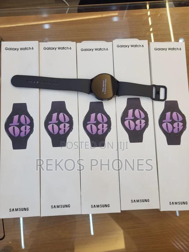 Brand New Samsung Watch 6 44mm Sealed Inbox photo 3