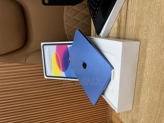 Apple iPad (2025) 128 GB Blue photo 4