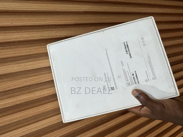 Apple iPad (2025) 128 GB Blue photo 6