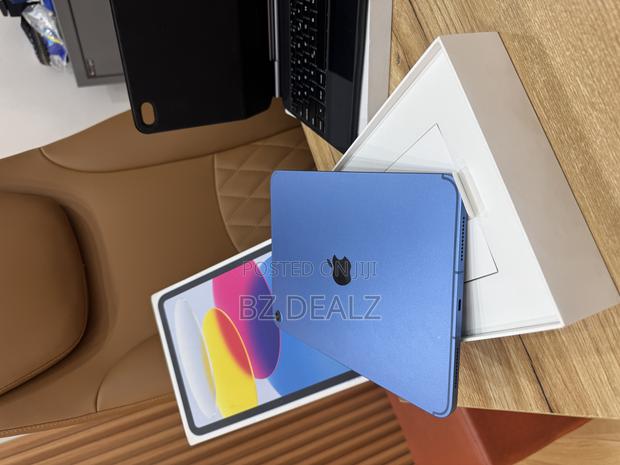Apple iPad (2025) 128 GB Blue photo 5