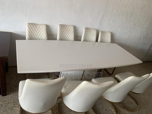 A Beautiful 8 Seater Royal Dinning Set photo 3