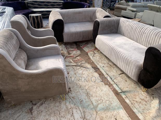 Royal Comfort Sofa Set · Photo 4