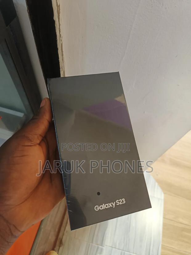 New Samsung Galaxy S23 128 GB Black · Photo 3