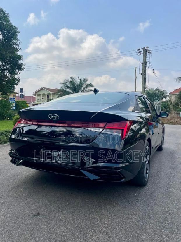 Hyundai Elantra Limited 2023 Black