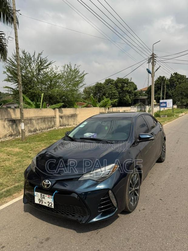 Toyota Corolla XSE 4dr Sedan (1.8L 4cyl CVT) 2017
