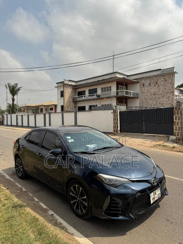 Toyota Corolla XSE 4dr Sedan (1.8L 4cyl CVT) 2017