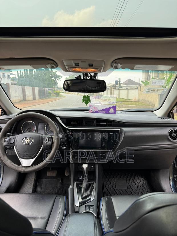 Toyota Corolla XSE 4dr Sedan (1.8L 4cyl CVT) 2017