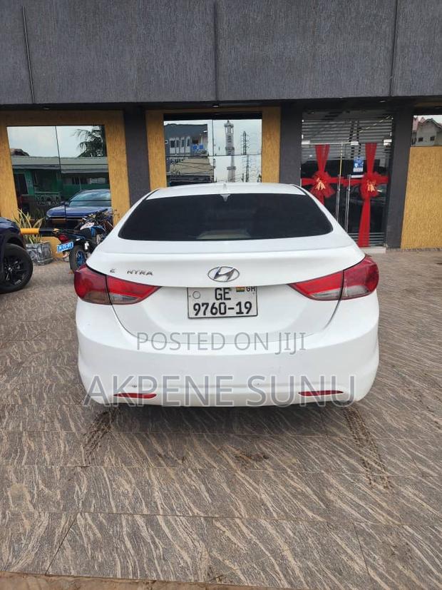 Hyundai Elantra GLS Automatic 2012 White