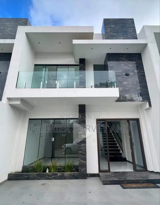 We Build Modern Houses · Photo 4