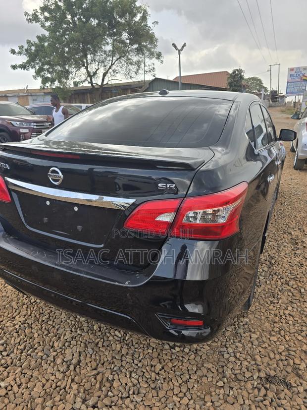 Nissan Sentra SR 2019 Black photo 4