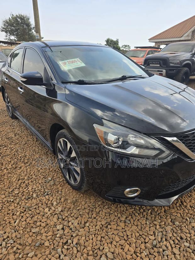 Nissan Sentra SR 2019 Black photo 6