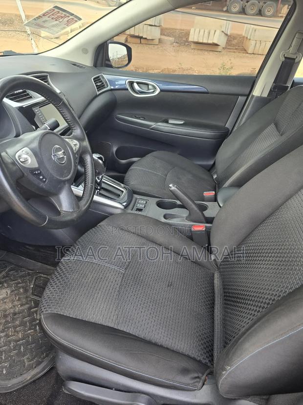 Nissan Sentra SR 2019 Black photo 7
