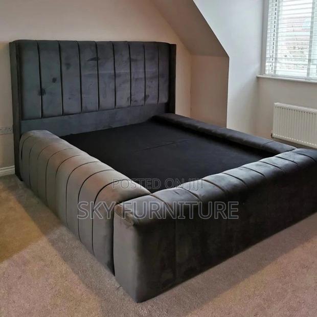 Duke Bed, Modern Queen Size Bed Frame and Headboard · Photo 2