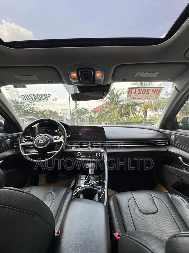 Hyundai Elantra Limited 2023 Black