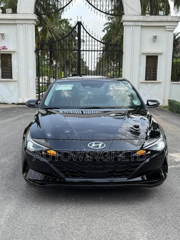 Hyundai Elantra Limited 2023 Black