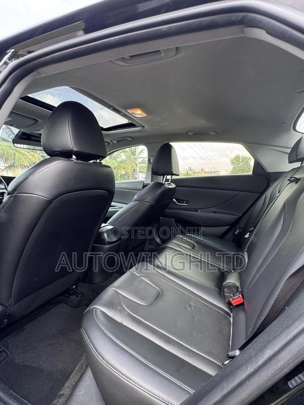 Hyundai Elantra Limited 2023 Black