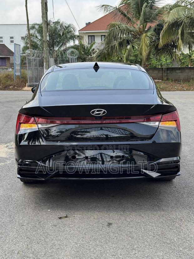 Hyundai Elantra Limited 2023 Black