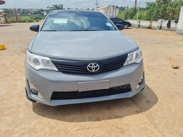 Toyota Camry LE 4dr Sedan w/Prod. End 11/13 (2.5L 4cyl 6A) 2014 Gray