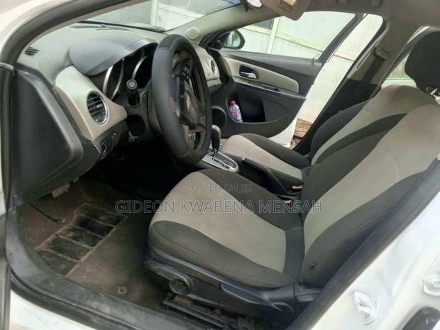 Toyota Camry LE 4dr Sedan w/Prod. End 11/13 (2.5L 4cyl 6A) 2014 Gray photo 6