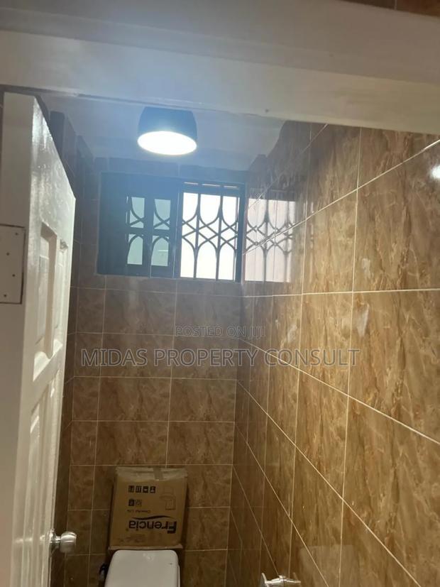 10bdrm House in Prime Tema for sale photo 15