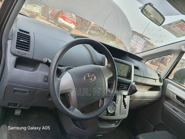 Toyota Voxy 2010 Black