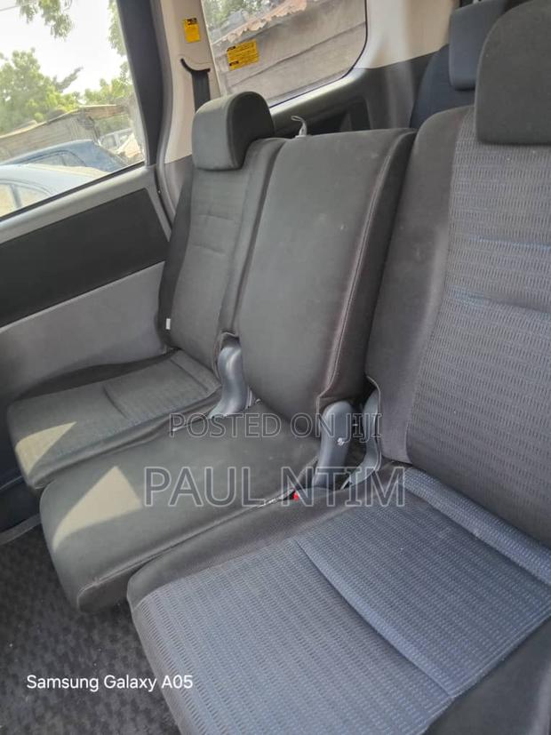 Toyota Voxy 2010 Black