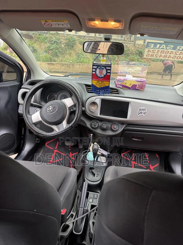 Toyota Vitz 1.3 AWD 5dr 2016 Black