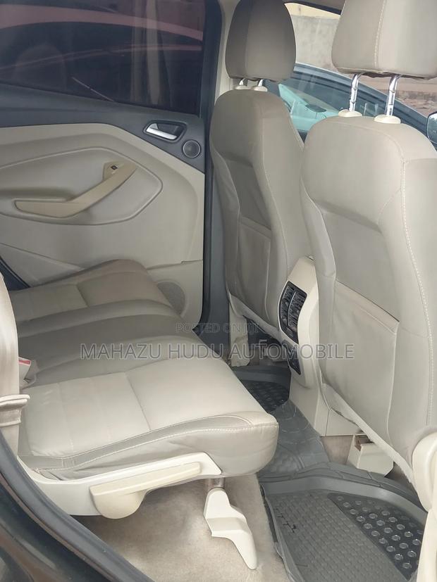 Ford Escape SE 4dr SUV (1.6L 4cyl Turbo 6A) 2015 Black