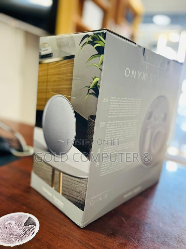 Onyx Studio 9 photo 2